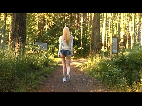 ❤️ Smuk kvinde bevæger sig langsomt, ikke nøgen video ️❌ Hård porno at da.mrvideospornogratis.ru ️